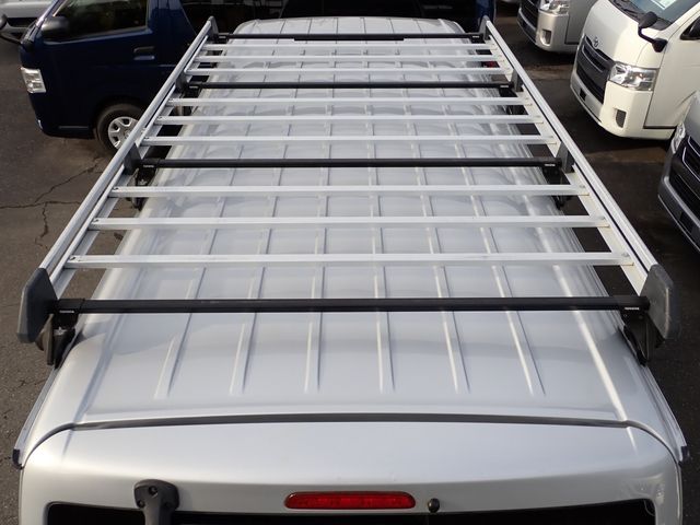 TOYOTA HIACE VAN 1.15T 2WD 2018 Image 31