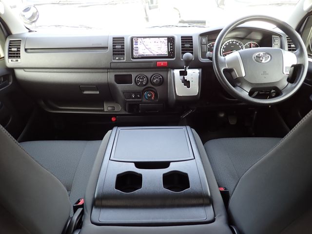 TOYOTA HIACE VAN 1.15T 2WD 2018 Image 31