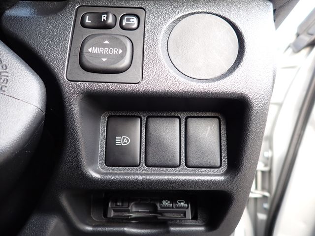 TOYOTA HIACE VAN 1.15T 2WD 2018 Image 31