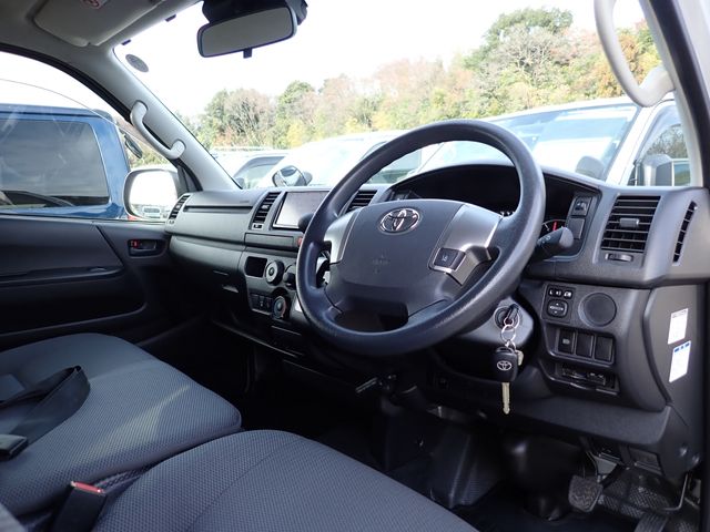 TOYOTA HIACE VAN 1.15T 2WD 2018 Image 31