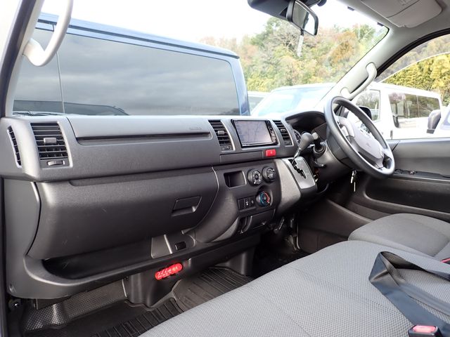 TOYOTA HIACE VAN 1.15T 2WD 2018 Image 31