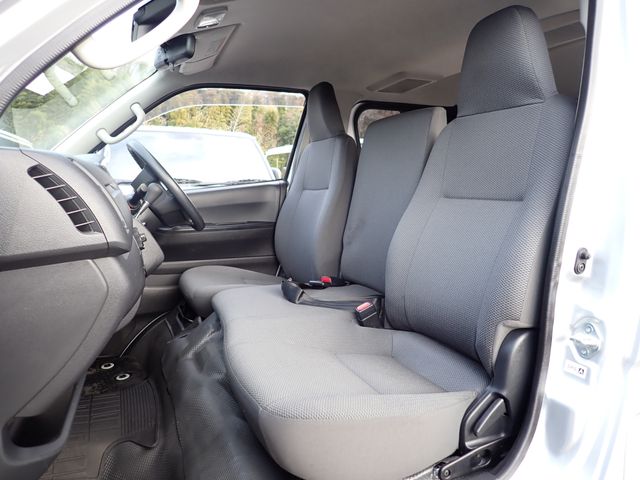 TOYOTA HIACE VAN 1.15T 2WD 2018 Image 31