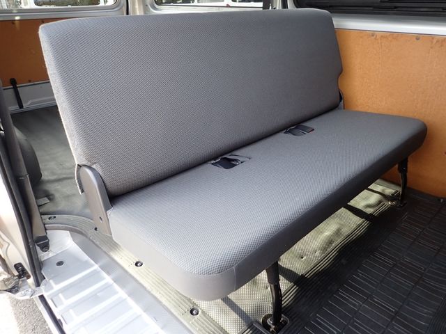 TOYOTA HIACE VAN 1.15T 2WD 2018 Image 31