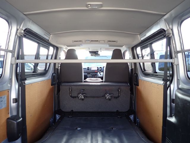 TOYOTA HIACE VAN 1.15T 2WD 2018 Image 31