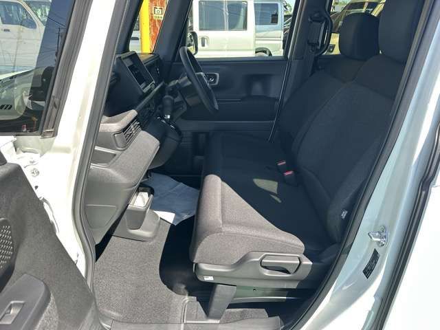 HONDA N BOX CUSTOM 2025 Image 31