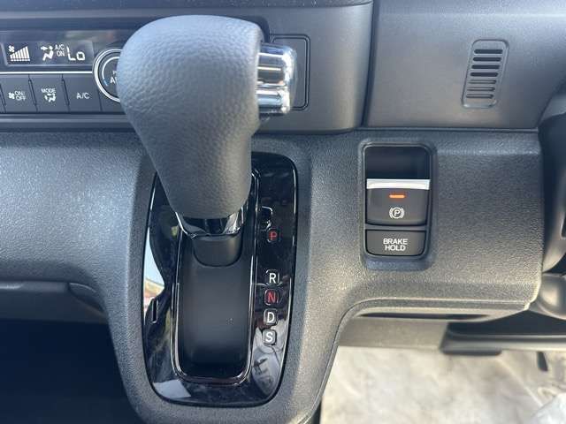 HONDA N BOX CUSTOM 2025 Image 31