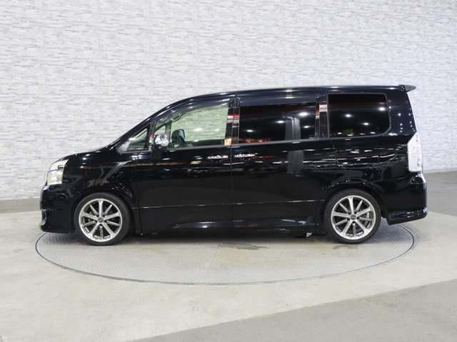 TOYOTA VOXY 2009 Image 31