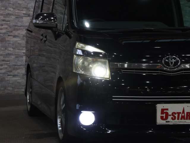 TOYOTA VOXY 2009 Image 31