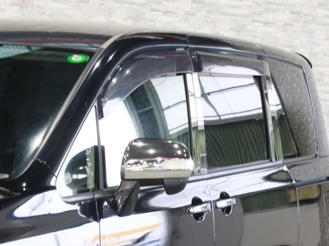 TOYOTA VOXY 2009 Image 31