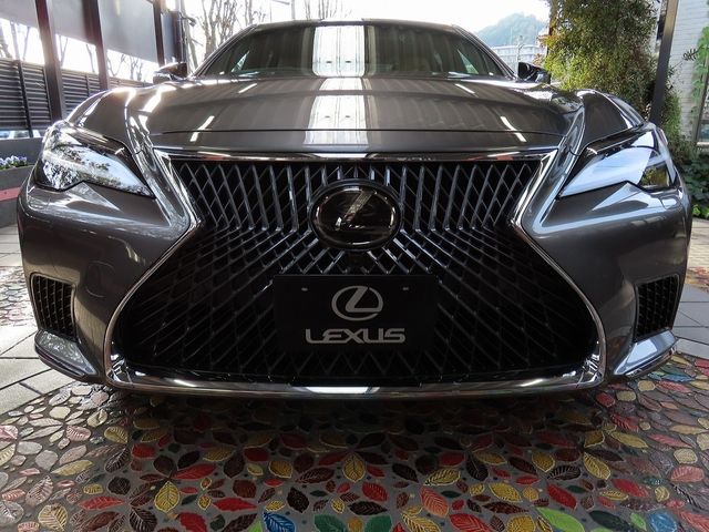 TOYOTA LEXUS LS500H 4WD 2025 Image 31