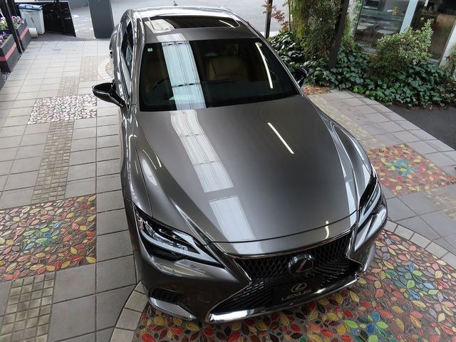 TOYOTA LEXUS LS500H 4WD 2025 Image 31