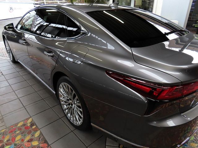 TOYOTA LEXUS LS500H 4WD 2025 Image 31