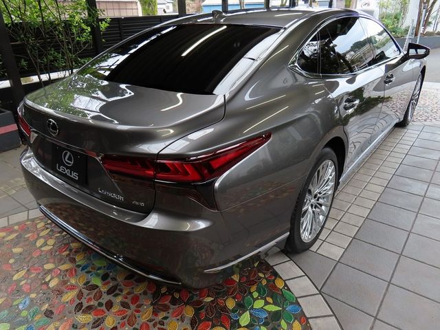 TOYOTA LEXUS LS500H 4WD 2025 Image 31