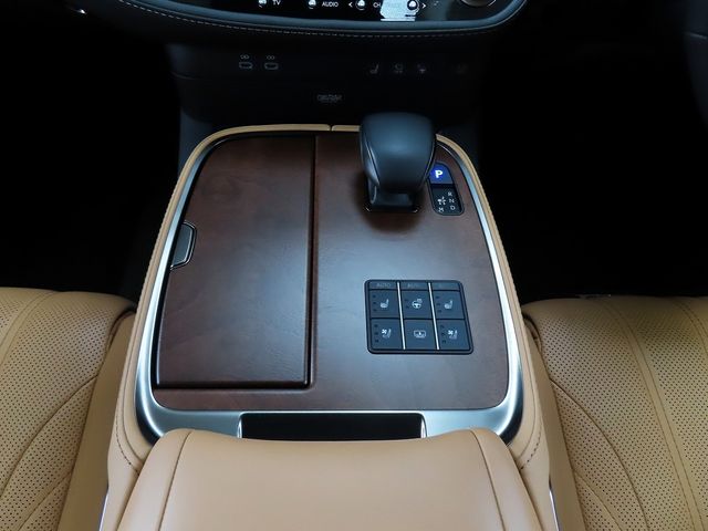 TOYOTA LEXUS LS500H 4WD 2025 Image 31