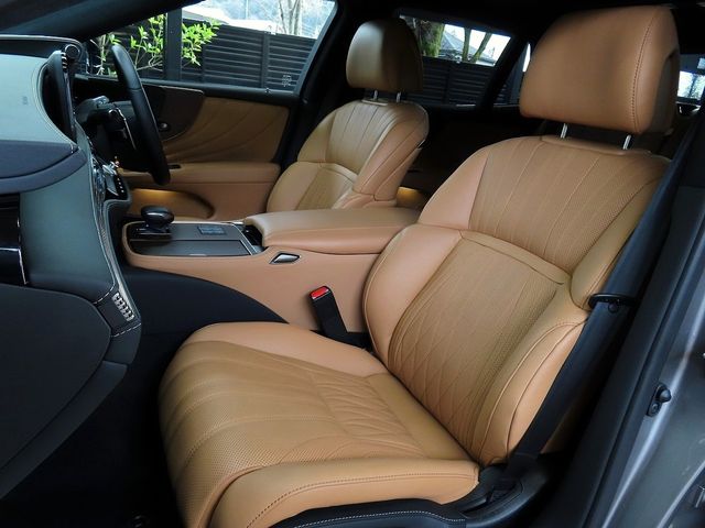 TOYOTA LEXUS LS500H 4WD 2025 Image 31