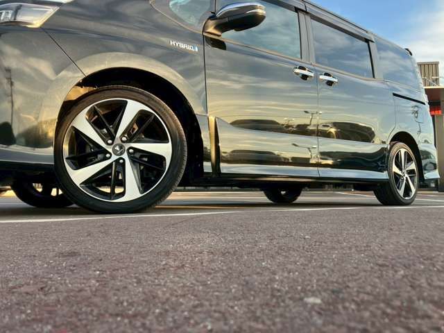 TOYOTA VOXY HYBRID 2018 Image 31