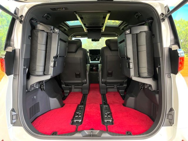 TOYOTA ALPHARD HYBRID 2024 Image 31