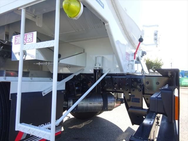 MITSUBISHI CANTER 2024 Image 31