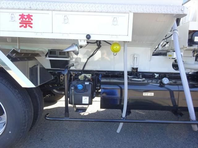 MITSUBISHI CANTER 2024 Image 31