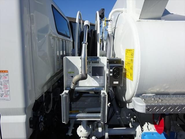 MITSUBISHI CANTER 2024 Image 31