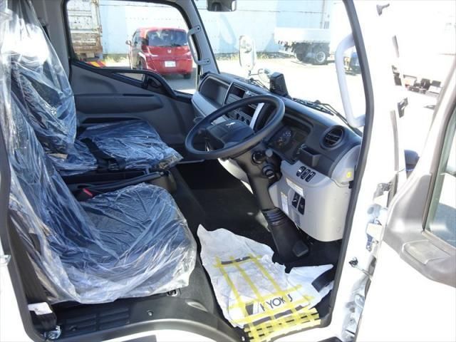 MITSUBISHI CANTER 2024 Image 31