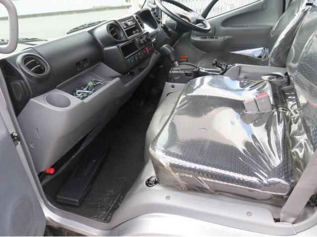 HINO DUTRO 2020 Image 31