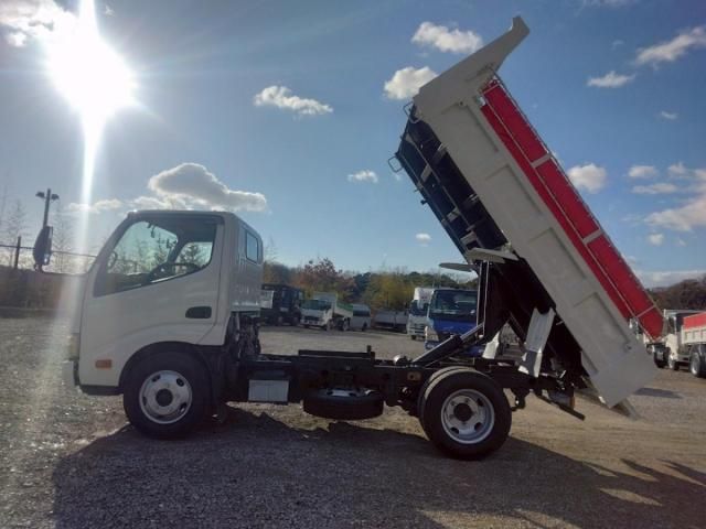 HINO DUTRO 2014 Image 31