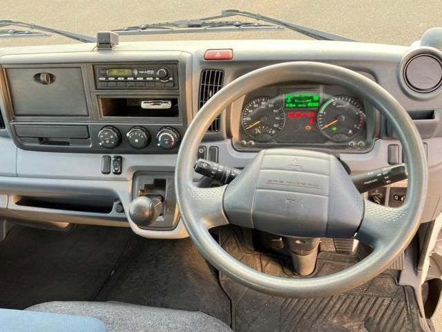 MITSUBISHI CANTER 2011 Image 31