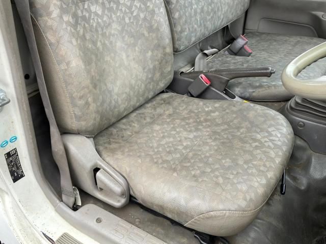 HINO DUTRO 2009 Image 31