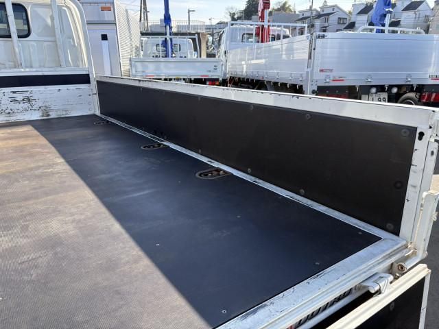 HINO DUTRO 2019 Image 31