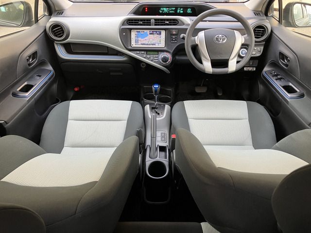 TOYOTA AQUA 2013 Image 31