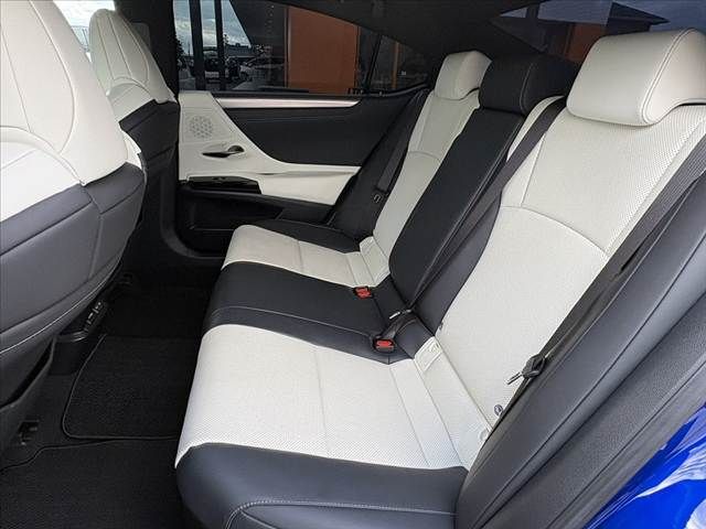 TOYOTA LEXUS ES300H 2021 Image 31