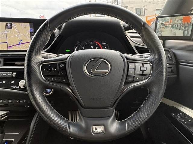 TOYOTA LEXUS ES300H 2021 Image 31