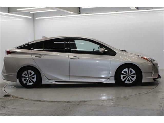 TOYOTA PRIUS 2016 Image 31