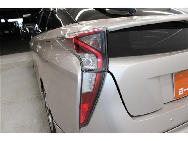 TOYOTA PRIUS 2016 Image 31