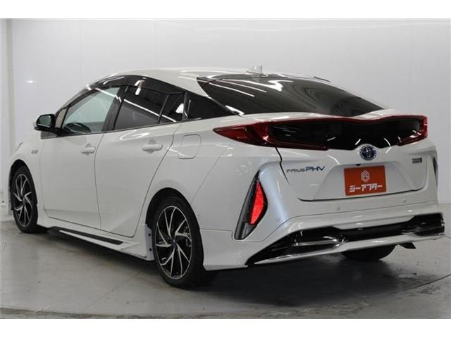 TOYOTA PRIUS PHV 2018 Image 31
