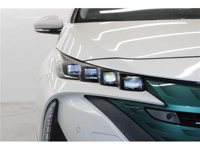 TOYOTA PRIUS PHV 2018 Image 31