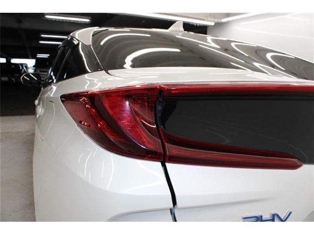 TOYOTA PRIUS PHV 2018 Image 31