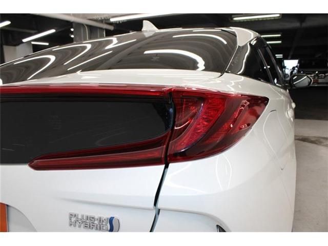 TOYOTA PRIUS PHV 2018 Image 31