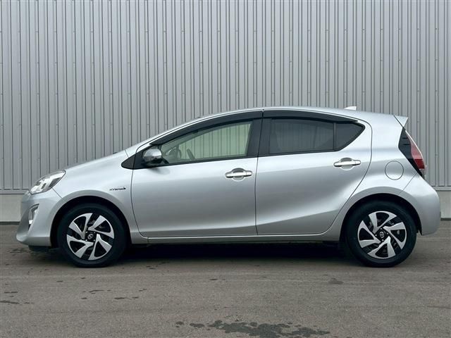 TOYOTA AQUA 2017 Image 31