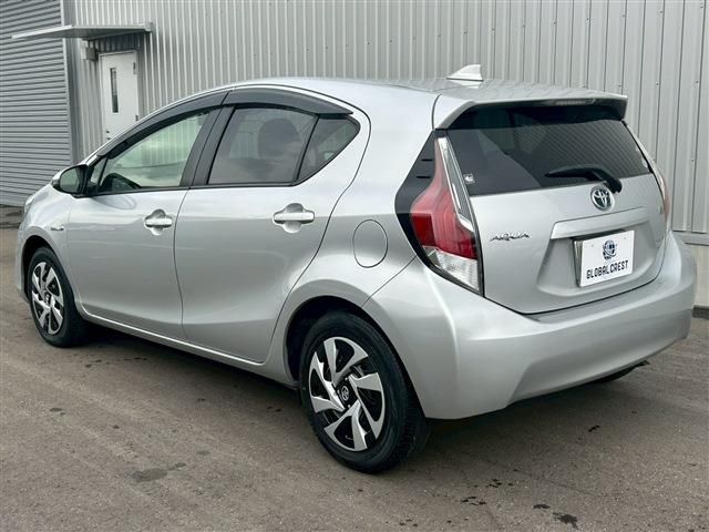 TOYOTA AQUA 2017 Image 31