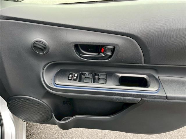 TOYOTA AQUA 2017 Image 31