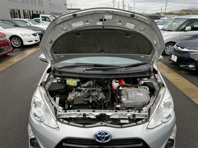 TOYOTA AQUA 2017 Image 31