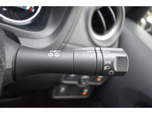 NISSAN NOTE 2014 Image 31