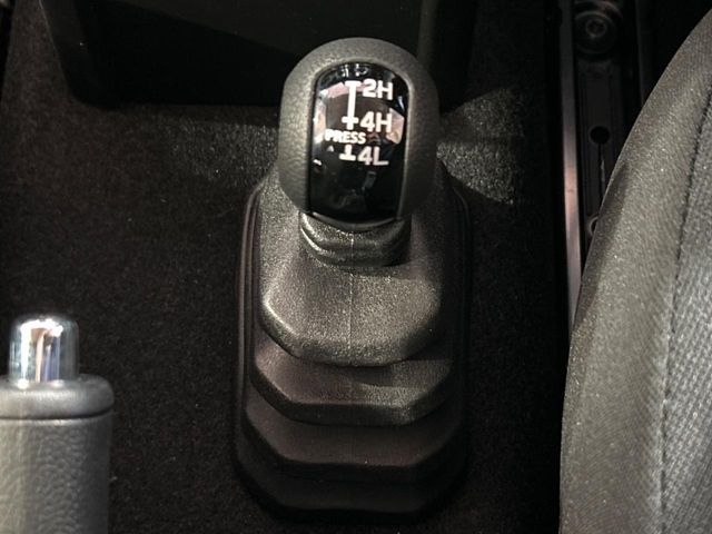 SUZUKI JIMNY NOMADE 2025 Image 31