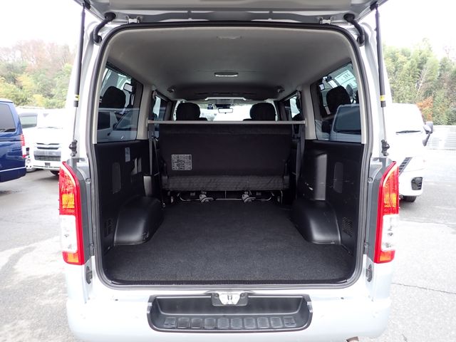 TOYOTA HIACE VAN 2WD 2021 Image 31