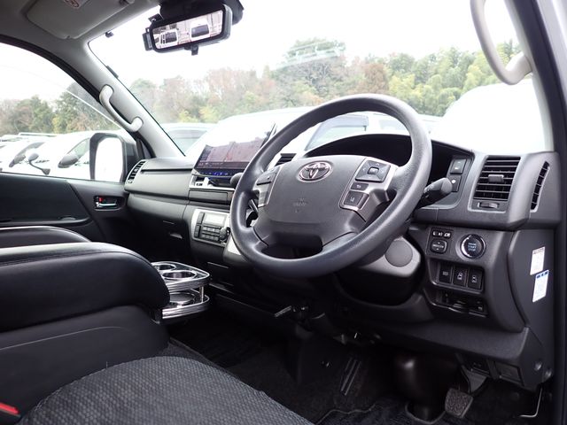 TOYOTA HIACE VAN 2WD 2021 Image 31