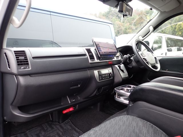 TOYOTA HIACE VAN 2WD 2021 Image 31