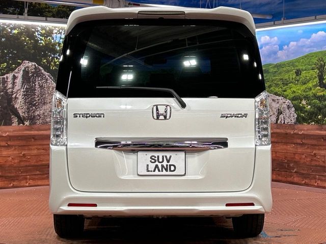 HONDA STEPWAGON SPADA 2013 Image 31