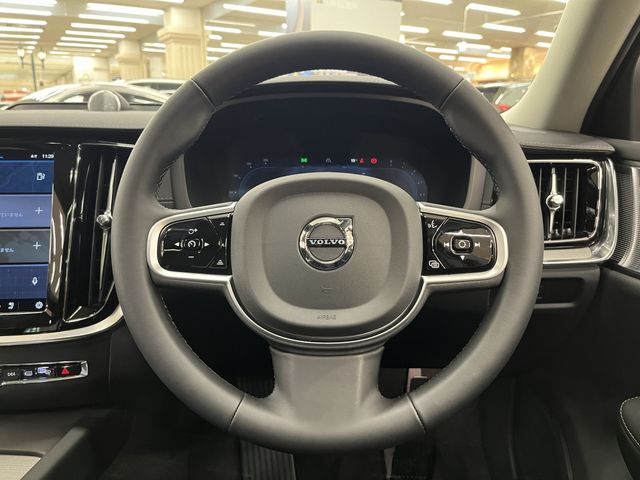 VOLVO V60 2025 Image 31